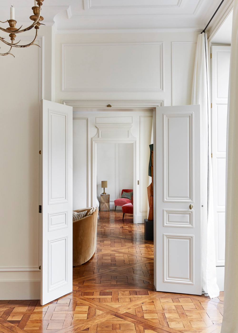 Le projet Bonaparte-un un appartement urbain réinventé dans le respect de son immeuble historique à Paris