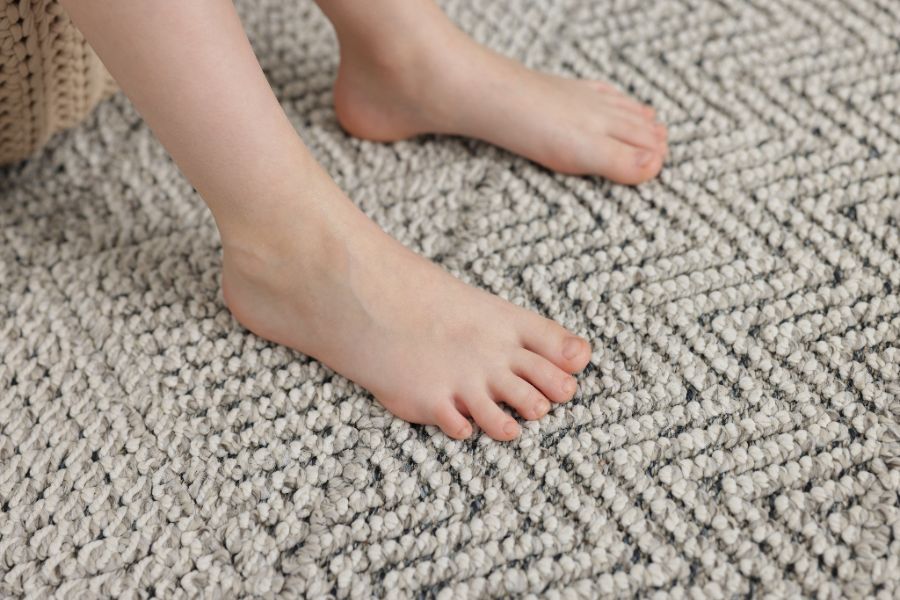 chaleur et confort avec le tapis en laine naturelle