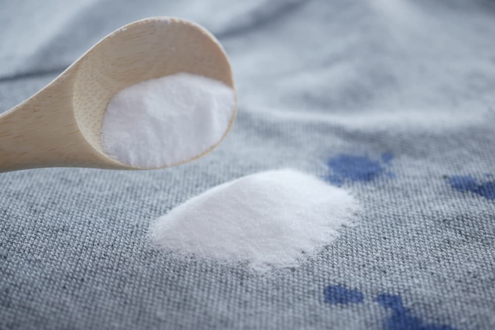 enlever taches canapé microfibre bicarbonate de soude