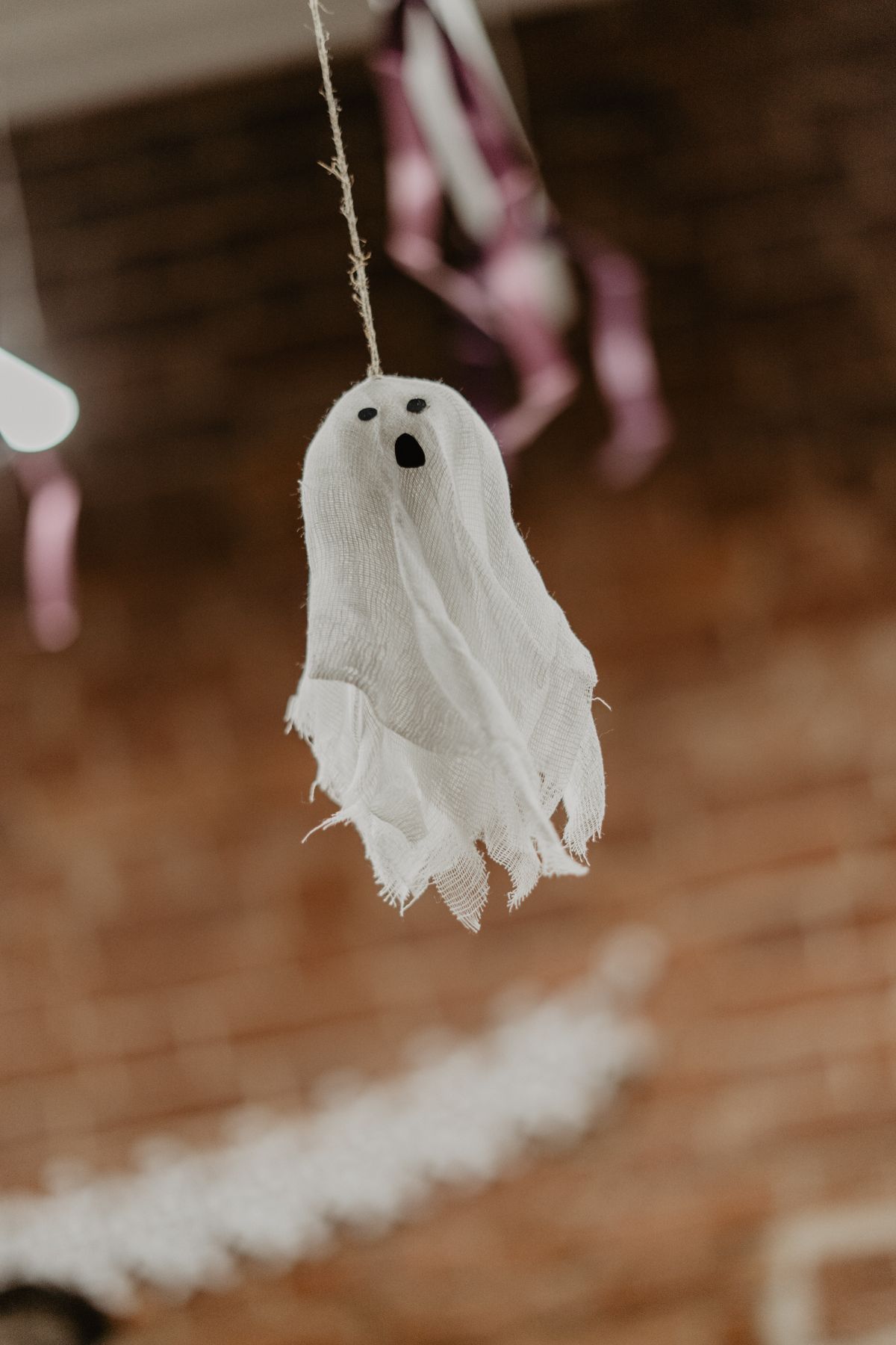 idée facile et créative de fantôme à faire soi-même en ballon de baudruche et bandages