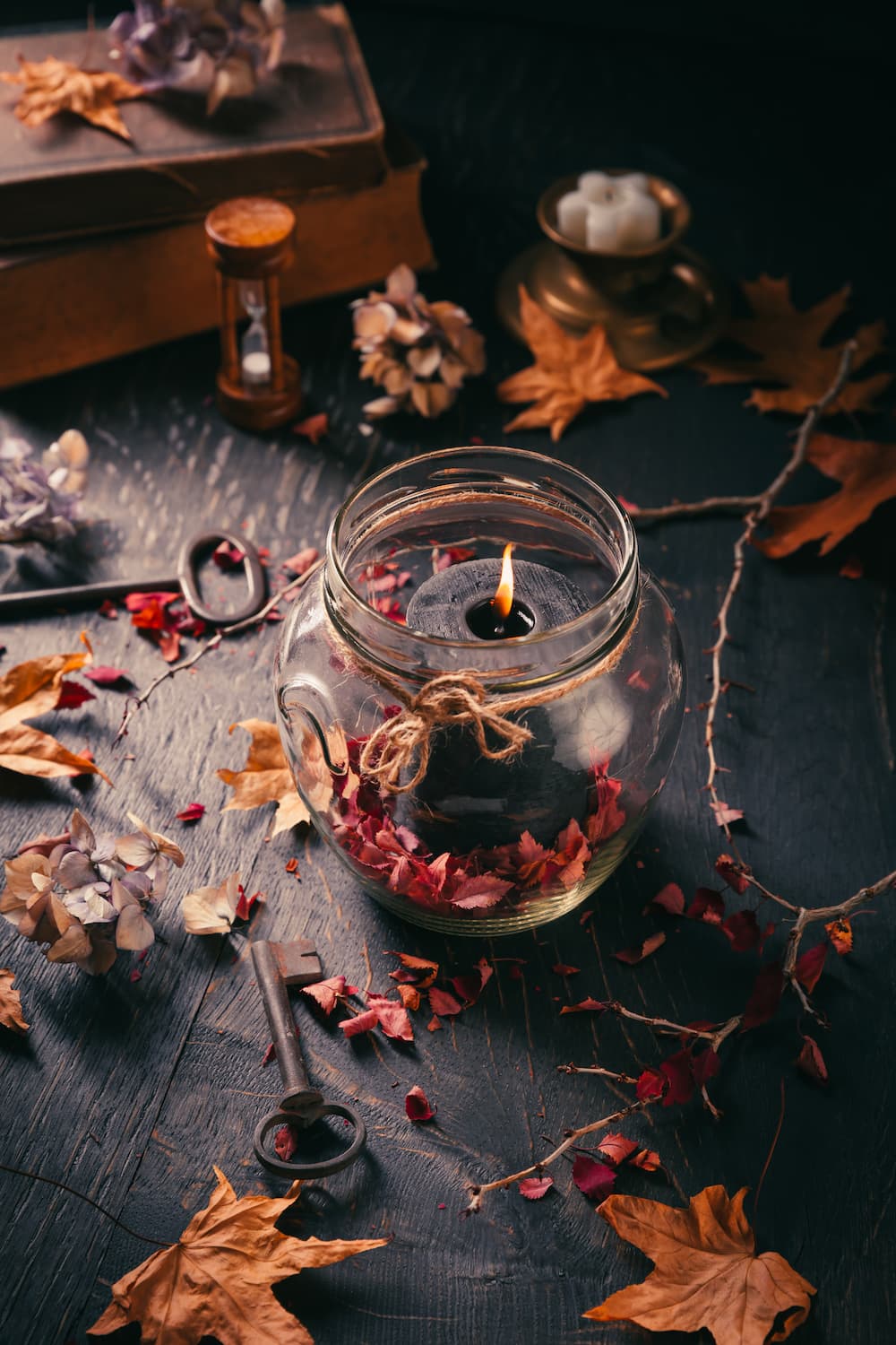 lanterne d'automne à faire soi-même avec pot en verre et feuilles