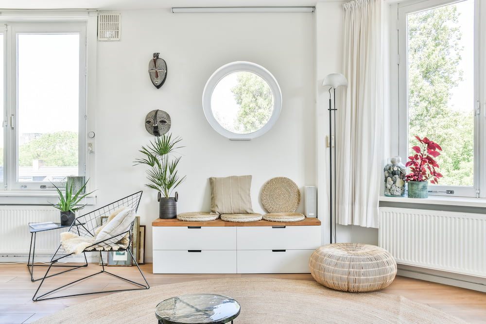 ottoman design tendance 2025 comme table d'appoint de salon
