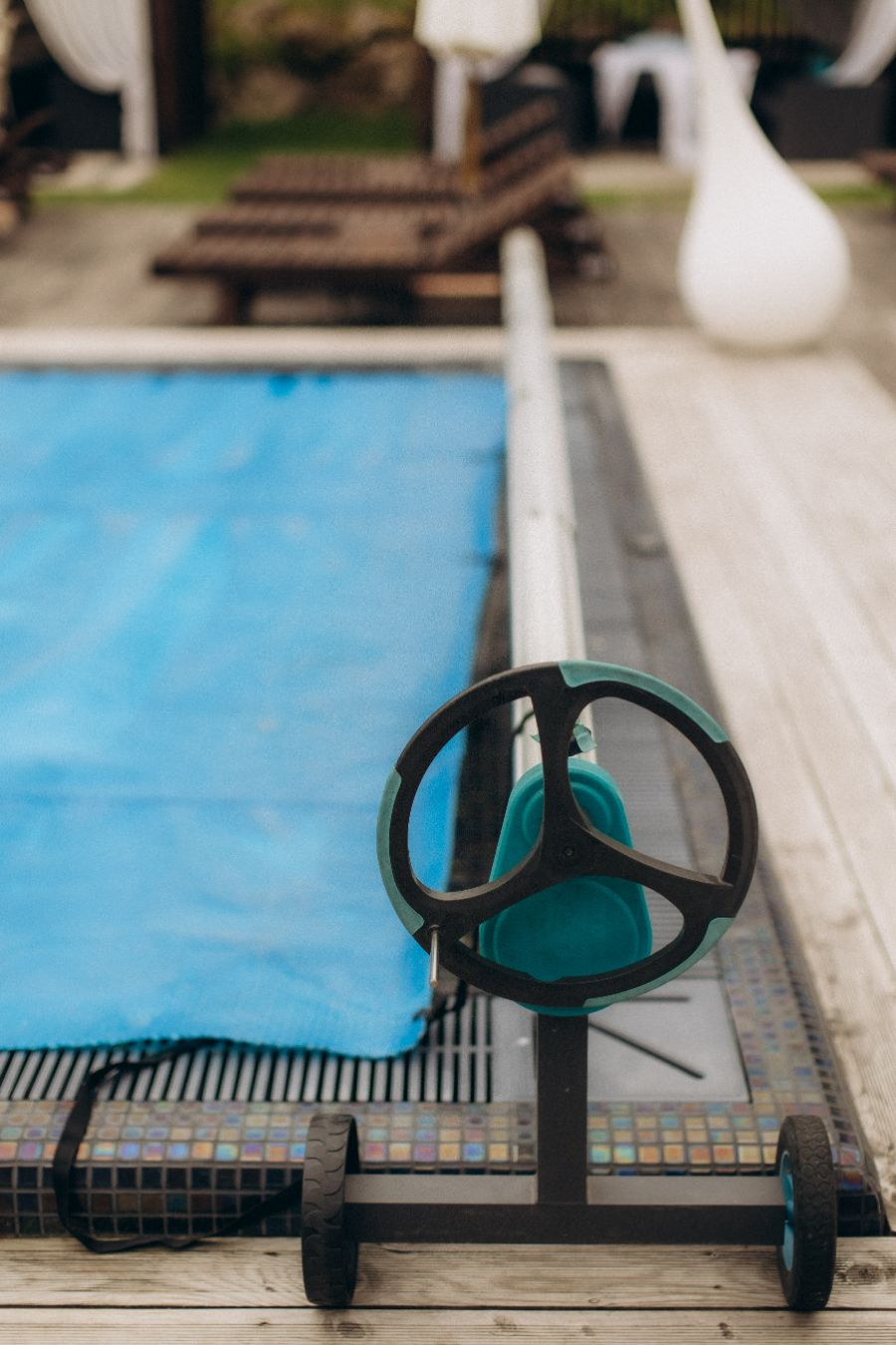 bâche pour entretenir une piscine en hiver