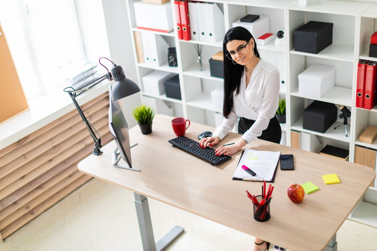 créer un bureau debout DIY facilement