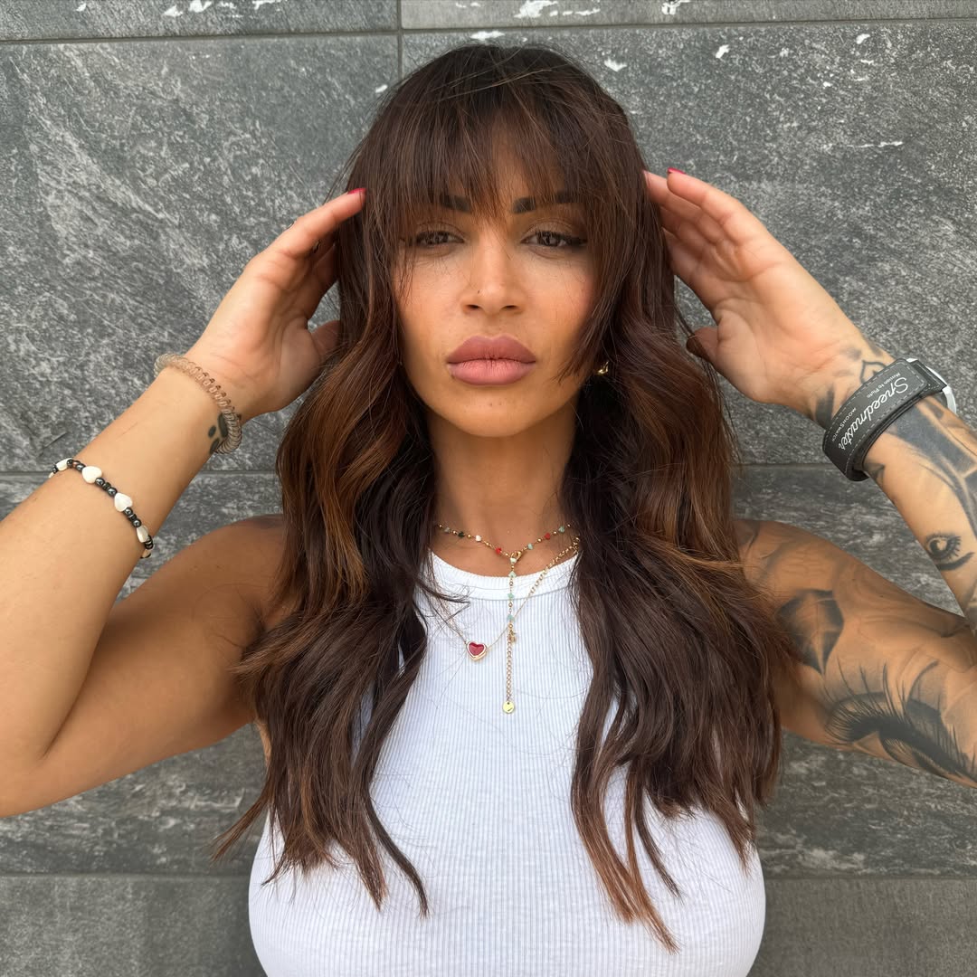 frange rétro sur cheveux longs automne 2025