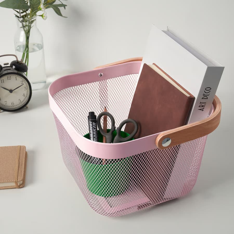 organiser vos accessoires avec style cette année grâce au panier rose RISATORP