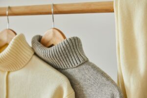 plier ou accrocher un pull sans l'étirer