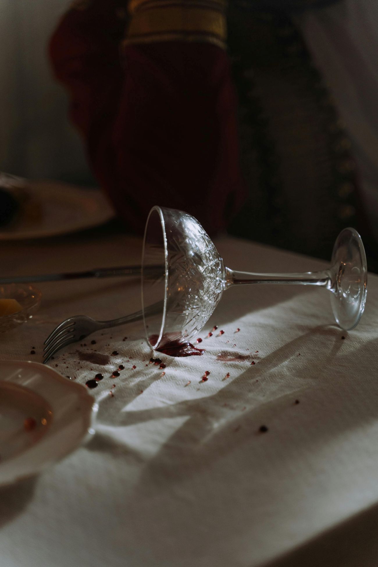 tache de vin rouge sur une nappe
