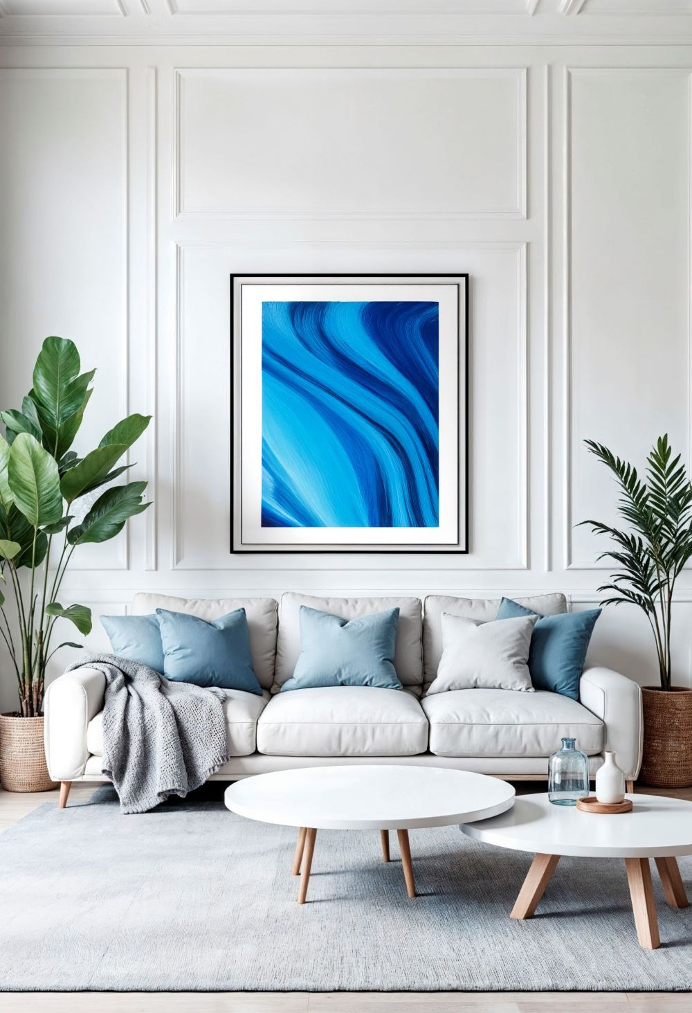 accessoires déco de couleur Pinterest 2026, des coussins en bleu glacé sur le canapé