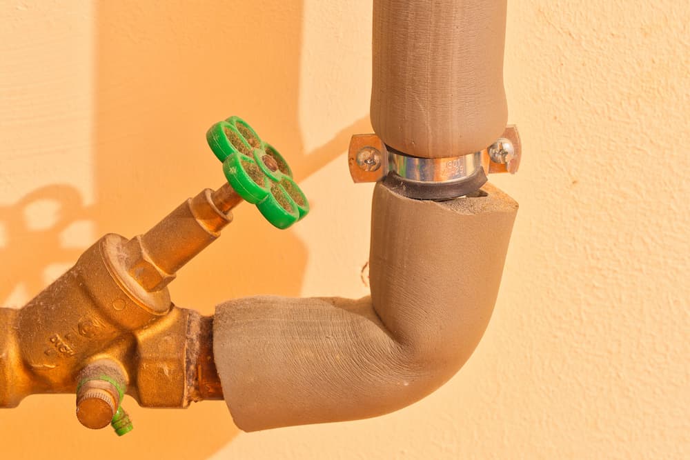 comment blanchir un plafond jauni par l’humidité