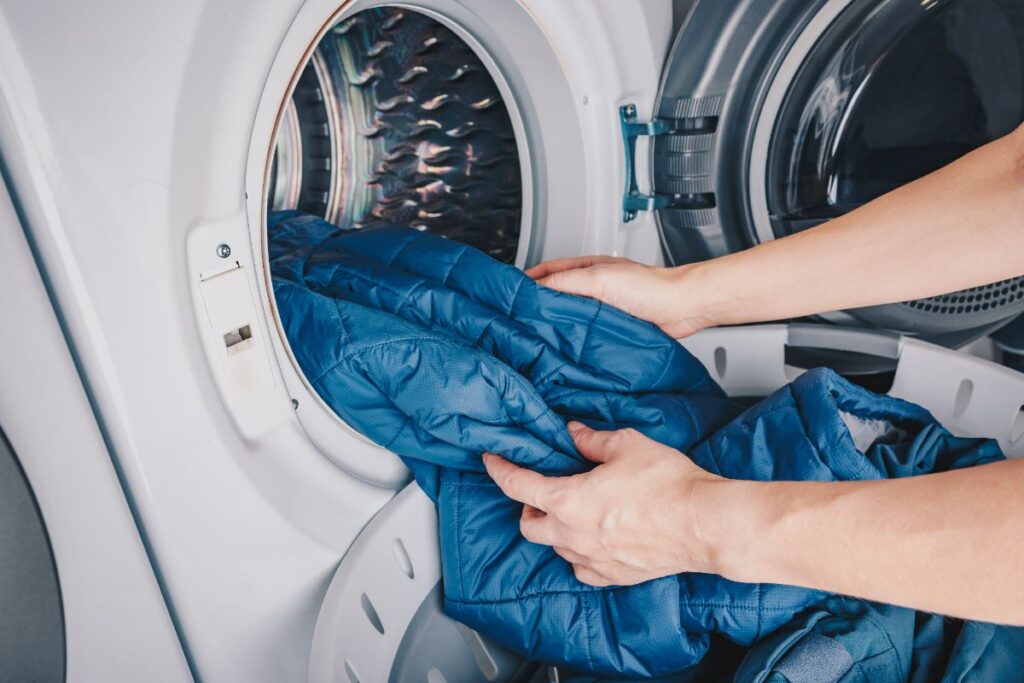 guide complet pour laver un manteau d'hiver