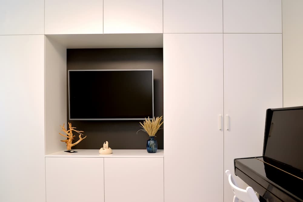 meubles design pour cacher une télévision écran plat salon