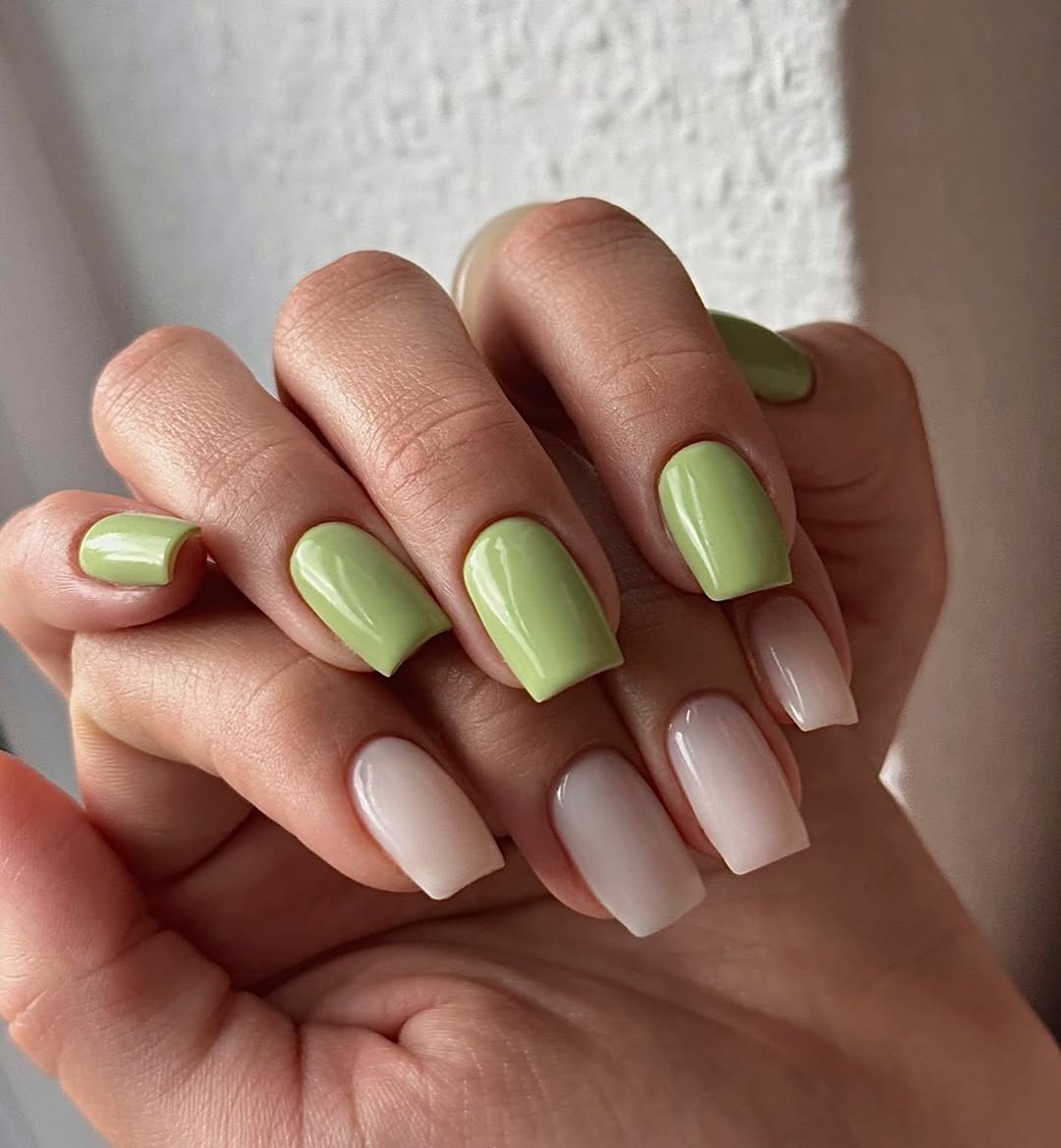 Vernis wasabi et couleur nude - la combinaison gagnante à privilégier