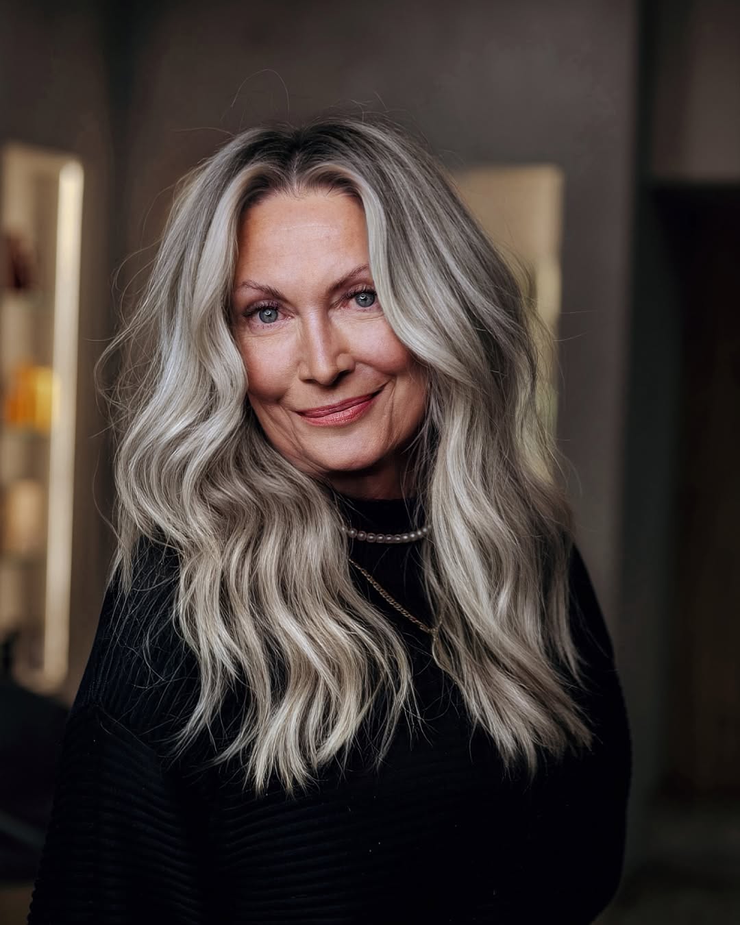 balayage pour cacher les cheveux blancs et gris, transition fluide