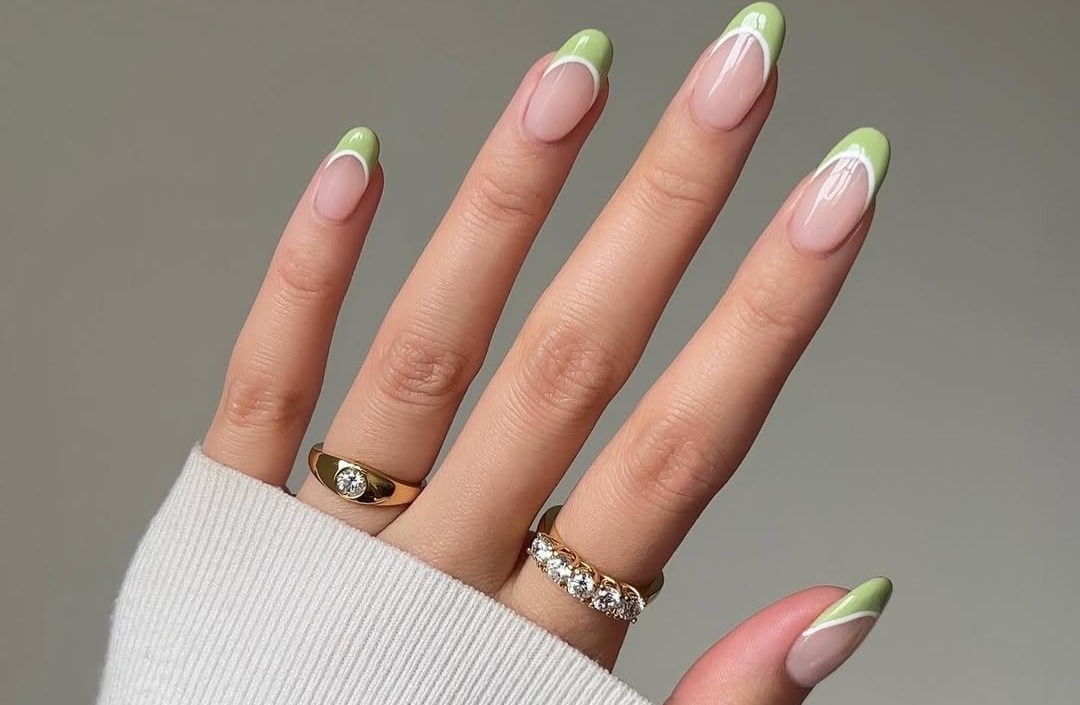 ongles vert wasabi 2026 façon french manucure tendance, nail art moderne